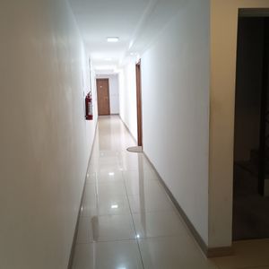 Exclusivo Apartamento Moderno De 2 Dormitorios Con Amplia Terraza Privada Y Vistas Panorámicas.