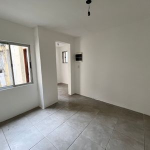 Florida Esq. Canelones. Apartamento 2 Dormitorios.