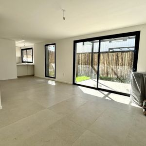 Complejo De 4 Casas. A Estrenar.