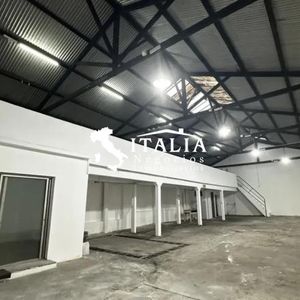 Depósito / Galpón 300 M2 Metros Palacio Legislativo