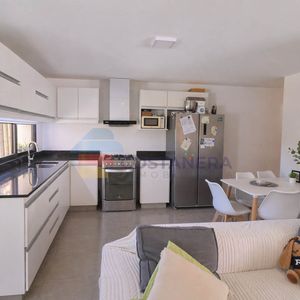 Casa De Tres Dormitorios Y Dos Baños Con Gran Fondo