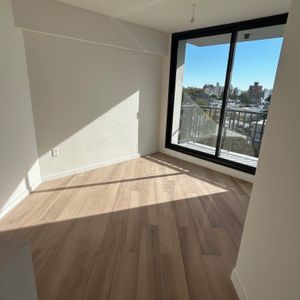 Centenario PróX Escuder Nuñez, A Estrenar, Vivienda U Oficina Con Terraza!!!!!