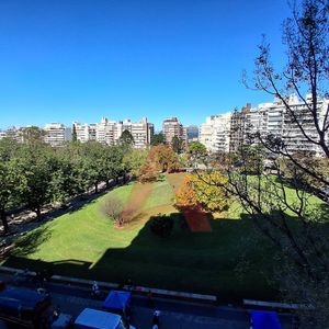 Villa Biarritz Frente Al Parque – Alquiler Apartamento – 2 Dormitorios Con Garaje