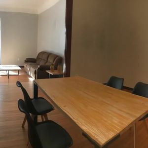 Exclusivo Apartamento De Lujo En El Emblemático Palacio Salvo: 1 Dormitorio, Amplio Living Comedor, Totalmente Remodelado Y Equipado, Ideal Para Parejas O Inversión Corporativa.