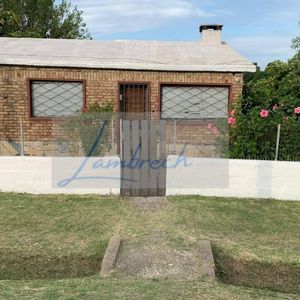 Oportunidad De Inversión, Se Vende Casa En Ciudad 18 De Mayo, Canelones.