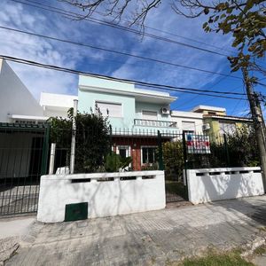 Excelente Propiedad A Metros De Hipólito Irigoyen