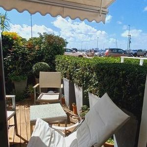 Rambla Puertito. Semipiso De 192 M2.con Jardín, 3 Dorm,3 Baños;  Servicio Mucamas,parrillero