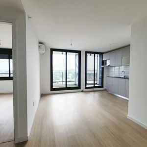Alquiler En Malvin De 1 Dormitorio, Moderno Edificio Con Porteria Y Amanities, Garaje Incluido