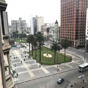 Alquiler Amueblado En Palacio Salvo, Ciudad Vieja, 1 Dormitorio, Reciclado, Porteria
