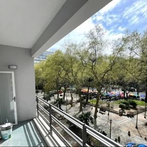 Exclusivo Apartamento En Plaza Cagancha: 3 Dormitorios, 2 Baños Completos, Gran Patio Y Terraza Frontal, Inundado De Luz Natural.