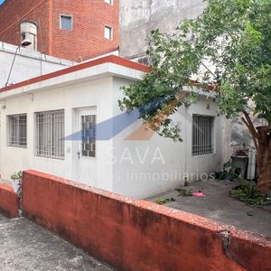 Alquiler Apartamento 1 Dormitorio En Pocitos! Patio. Sin Gastos Comunes.