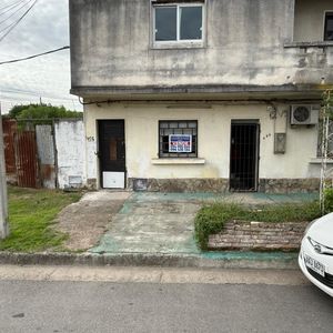 Casa Esquina En Las Piedras En Venta