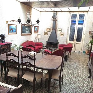 Gran Oportunidad En La Comercial, Padrón único Con Amplio Terreno Propiedad Para Reciclar, Ideal Para Quienes Buscan Diseñar A Medida O Desarrollar Un Proyecto Con Gran Metraje Y Excelente Ubicación.