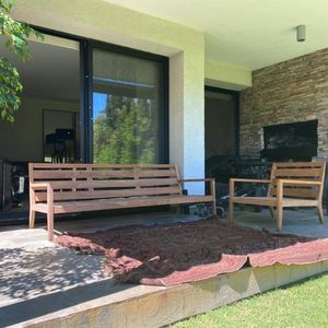 Exclusiva Planta Baja Con Jardín Privado. Impecable Y Amplio. Se Ofrece Amueblado O Sin Amueblar.