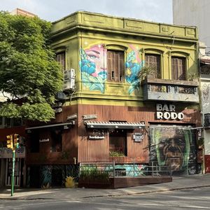 Propiedad Padrón único Esquina 210 M2 Construidos En 3 Plantas Actualmente Con Renta.
