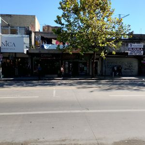 Local Comercial En La Mejor Cuadra De 8 De Octubre  Con Renta Vendo