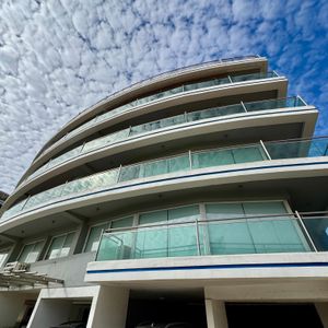 Alquiler Apartamento 1 Dormitorio En Blue Sky Av. De Las Américas. Parque Miramar.