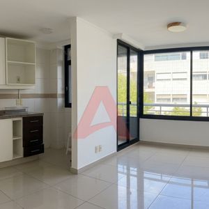 Pocitos Prox. Al Mar -  Alquiler De Apartamento - 1 Dormitorio Con Terraza Al Frente