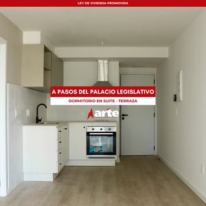 Venta De Apartamento De 1 Dormitrio Con Terraza Al Frente A Pasos Del Palacio Lesgislativo!
