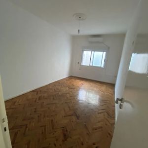 Alquiler En La Blanqueada, 1 Dormitorio, Piso 3 Interior, Gastos Comunes Bajos