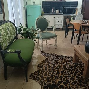 Alquiler En A Comercial, Casa Ph Al Frente, Entre Piso, Amueblado, Sotano