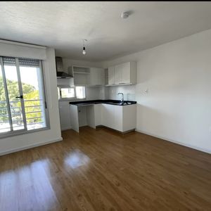 Exclusivo Apartamento A Estrenar De 1 Dormitorio Con Opción A Garage, Ubicado Estratégicamente Sobre Av. Centenario, Frente Al Hospital Militar.