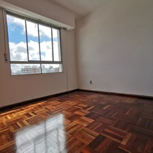Exquisito Apartamento De 3 Dormitorios Con Placares, Disponible En Alquiler En La Prestigiosa Calle El Viejo Pancho, Pocitos. Disfrute De La Comodidad Y El Estilo De Vida Que Ofrece Esta Ubicación Privilegiada.
