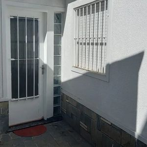 Alquiler En Brazo Oriental De 2 Dormitorios, Ph En Planta Baja Interior,  Con Patio Y Sin Gastos Comunes