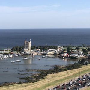Exclusivo Apartamento De Lujo En Edificio Cosmos, La Joya Del Puerto Del Buceo.