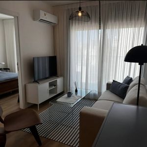 Alquiler En Tres Cruces Amueblado, 1 Dormitorio, Piso Alto, Porteria, Sum, Lavadero, Gym