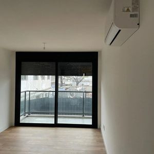 Alquiler En Prado De 1 Dormitorio A Estrenar, Balcon, Cochera Incluida, Porteria