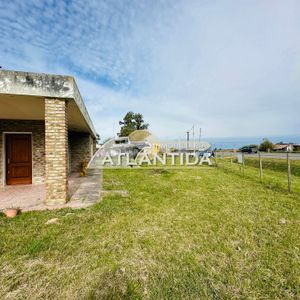 Venta De Chacra Con 10 Hectáreas, Excelente Punto En Santa Rosa, 3 Dorm, 1 Baño. Inm Atlántida.