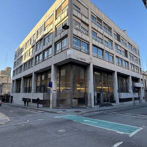Oficinas  Alquiler | Misiones Y Cerrito, Edificio Citibank, Ciudad Vieja | 85 M² - 1.890 M²
