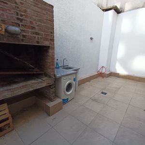 Hermoso Apartamento 1 Dormitorio En Pocitos Con Patio Y Parrillero Uso Exclusivo!