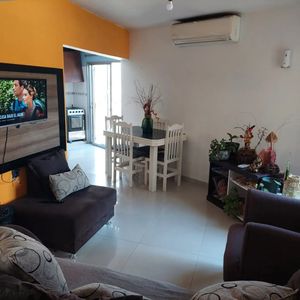 Alquiler En Aires Puros, 2 Dormitorios, Primer Piso Por Escalera, Terrazas, Sin Gastos Comunes