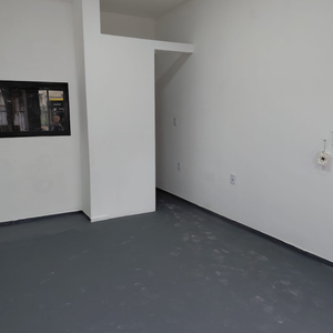 Se Alquila Local Comercial En Av Italia