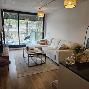 Apartamento Moderno De 2 Dormitorio Y Garaje En Pocitos.