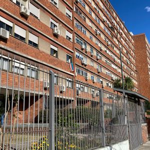 Oportunidad !! Venta Apto. 3 Dormitorios, Frente A Nuevo Centro Shopping. Con Renta