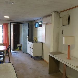 Alquiler En Pocitos/ Villa Dolores, Mono Ambiente, Planta Baja, Gastos Comunes Bajos