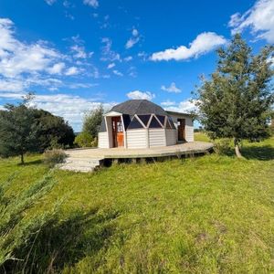​casa Domo Alquiler Anual En Pueblo Edén Con Tajamar - Apto Subalquiler