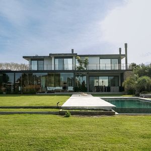 Excelente Casa Sobre El Lago En VIñedos De La Tahona