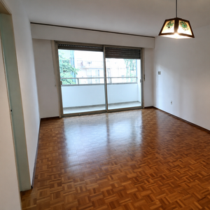 Alquiler 3 Dormitorios Y 2 Baños En Cordón | Con Balcón
