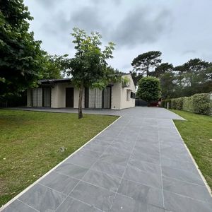 Casa En Venta Con Gran Terreno En Piriápolis