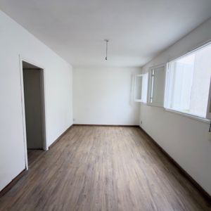 Excelente Apartamento De 1 Dormitorio En Exclusiva Zona A Metros De La Rambla.