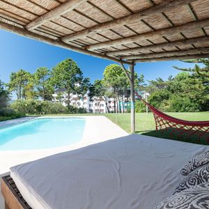 Venta De Casa Con Vista Al Mar + Apartamento Independiente En Pinares, Punta Del Este