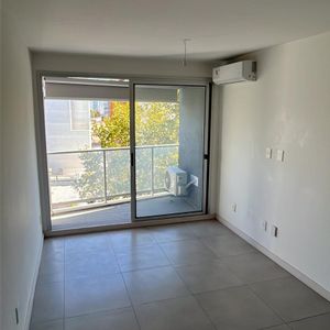 Alquiler Apartamento De 2 Dormitorios En Cordón Sur Con Cochera
