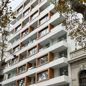 Vendo Hermoso Apto A Estrenar En Un 9no Piso Con Hermosa Vista De 2dorm Y Garage