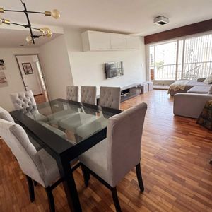 Exclusivo Apartamento De Lujo En Pocitos: Piso Alto, Vistas Panorámicas, Amplias Terrazas Y Doble Garaje.
