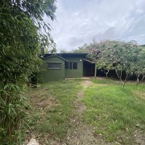 Monoambiente En Alquiler | Casa En Neptunia Con Chimenea Y Jardín