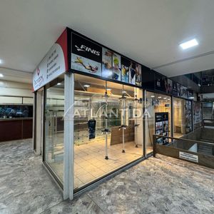 Alquiler Gran Local Comercial En Galería Diri Sobre Av. 18 De Julio, Máxima Visibilidad! Inm Atlántida